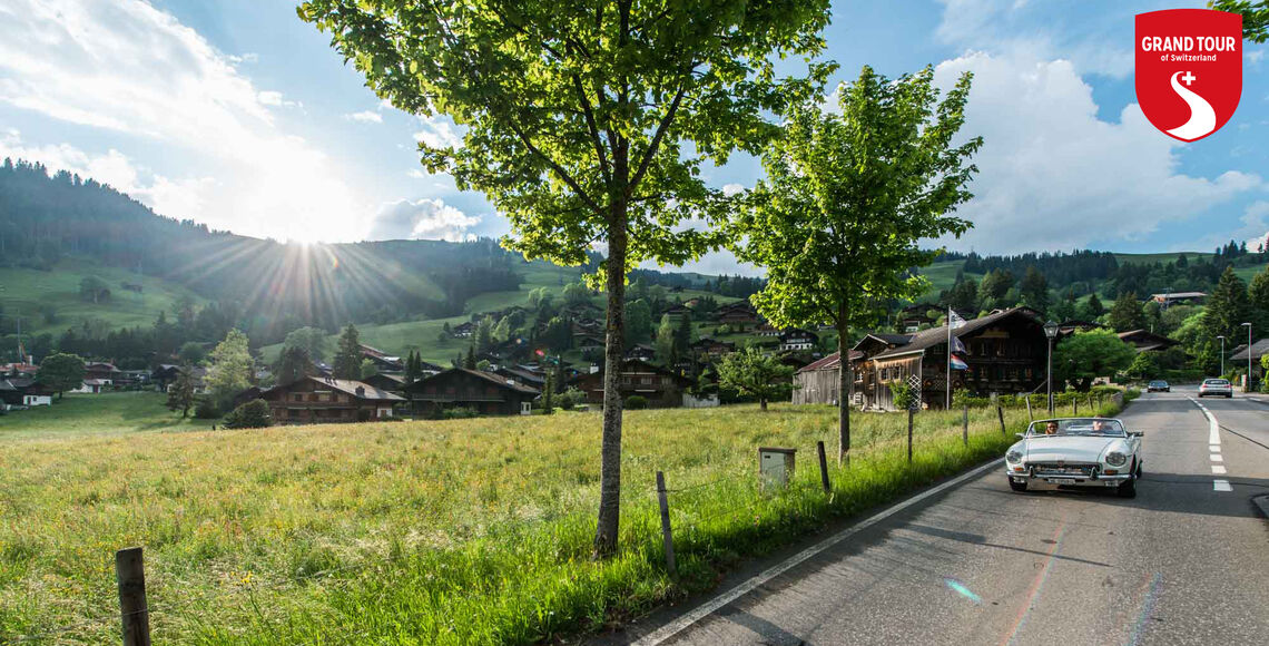 Ten chalet villages make up the Destination Gstaad. Visitors will find an unparalleled range of leisure activities on offer here amidst the gentle and unspoiled Alpine landscape.